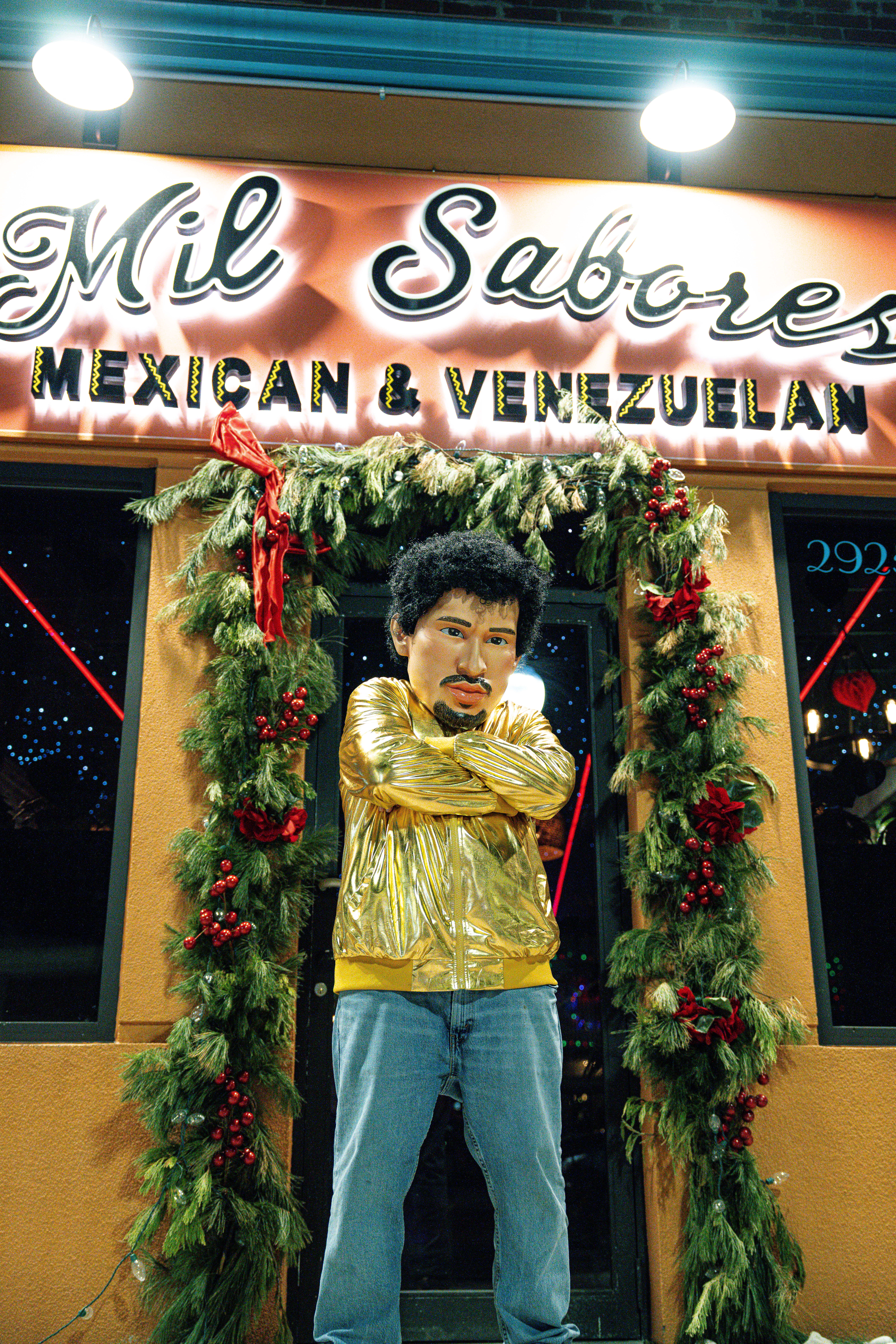 Benito mascot outside Mil Sabores